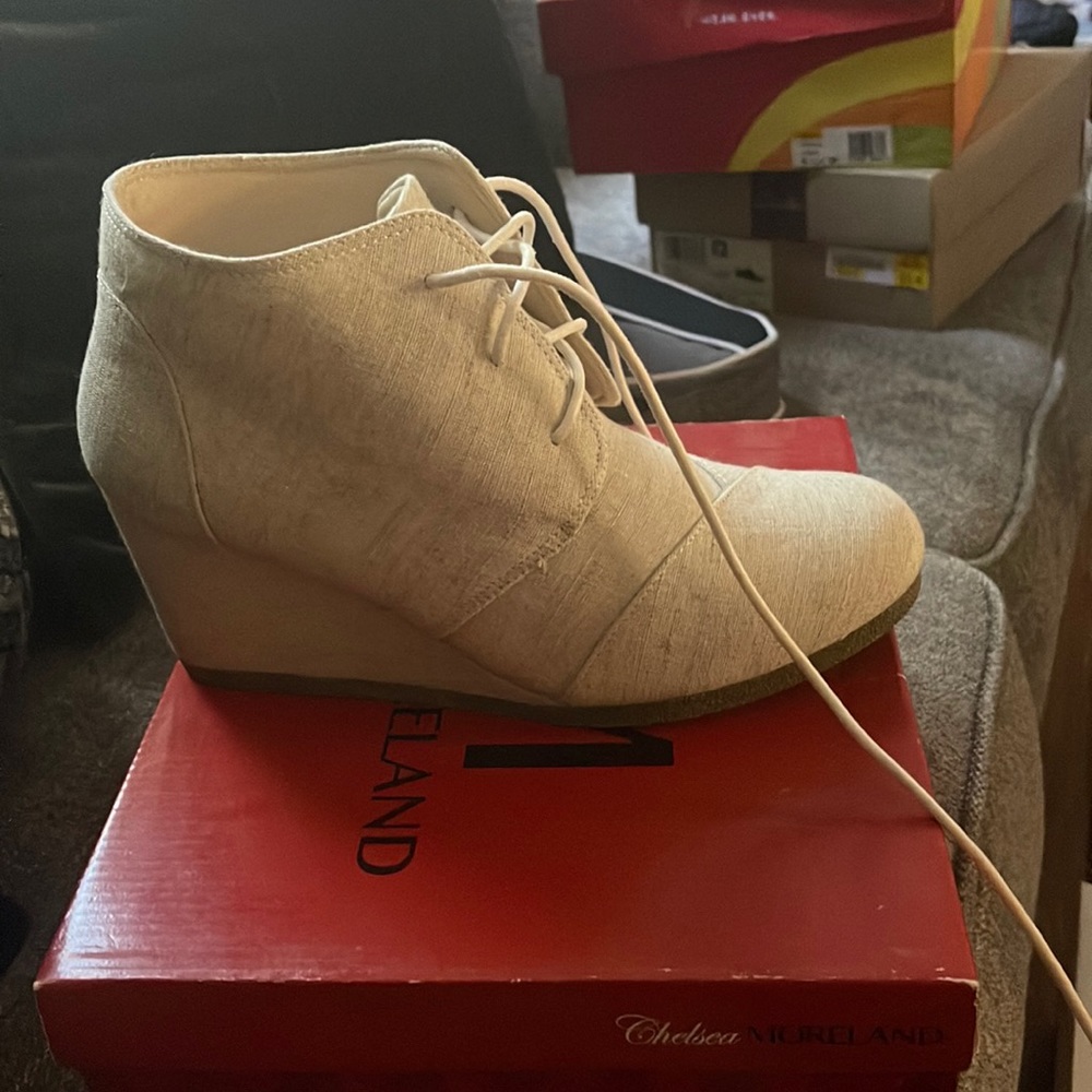 Brand new tan off white wedge ankle